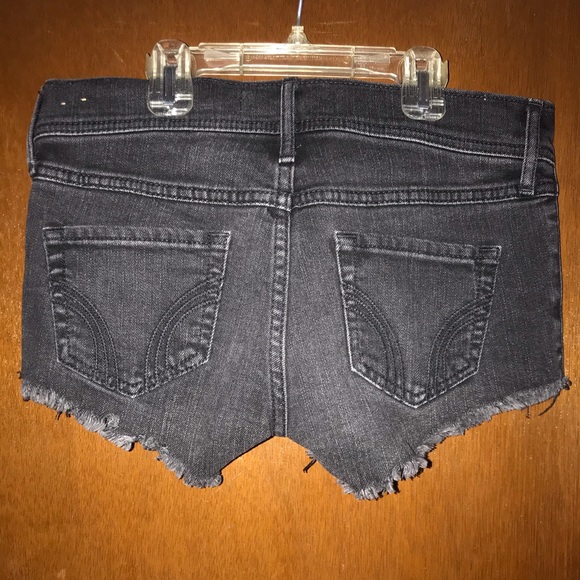 Black Hollister Low Rise Denim Shorts - Picture 2 of 3